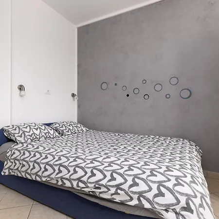 With Terrace & Sea View Apartman Vrsar