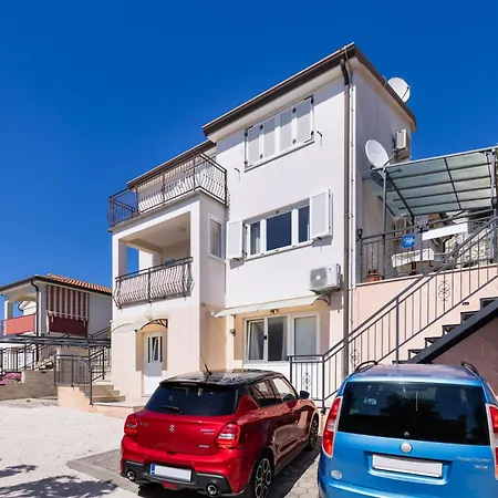 With Terrace & Sea View Врсар