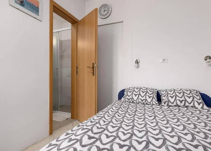 Appartement With Terrace & Sea View